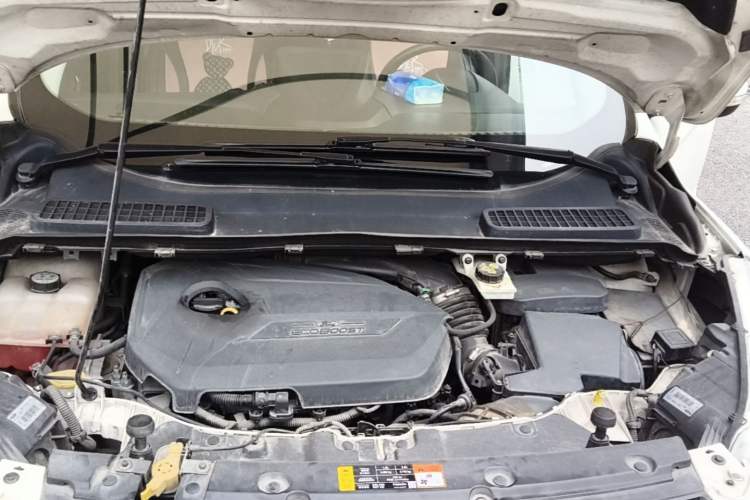 Used Ford Kuga 2013 1.6L GTDi Two-Wheel-Drive Trend Model Engine Bay