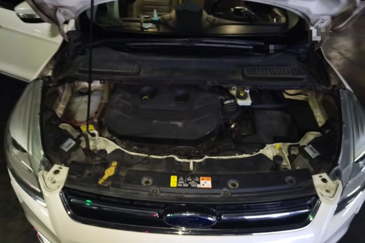 Used Ford Kuga 2013 2.0L GTDi Four-Wheel Drive Premium Model Engine Bay