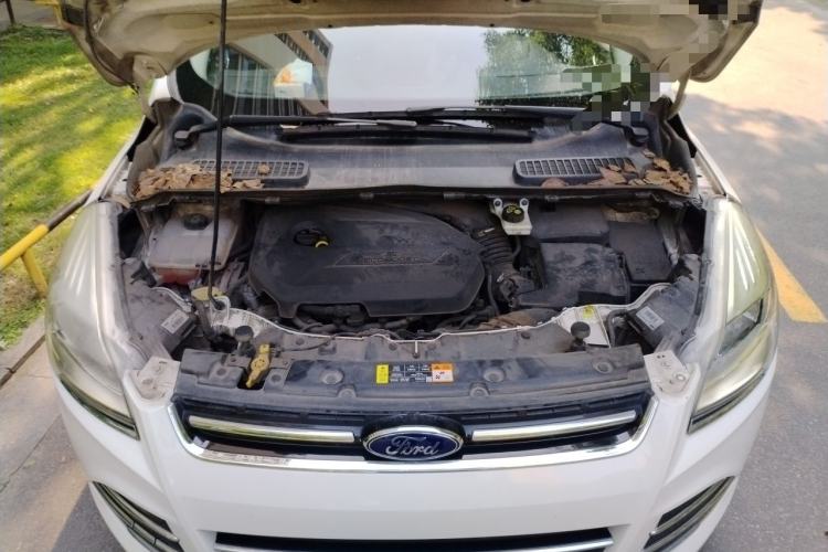 Used Ford Kuga 2013 1.6L GTDi Two-Wheel-Drive Trend Model Engine Bay