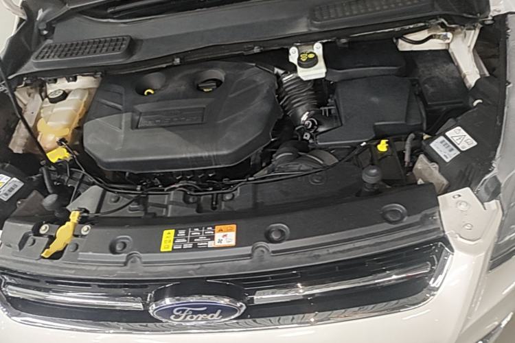 Used Ford Kuga 2013 2.0L GTDi Four-Wheel-Drive Sport Model Engine Bay