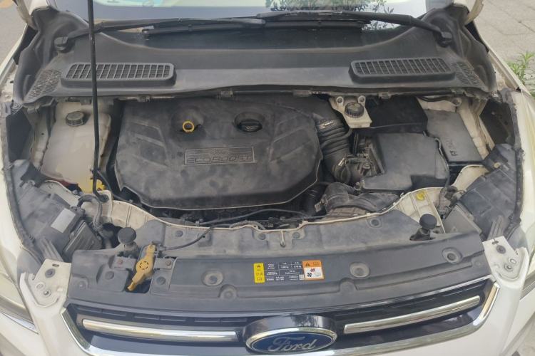 Used Ford Kuga 2013 2.0L GTDi Four-Wheel Drive Premium Model Engine Bay