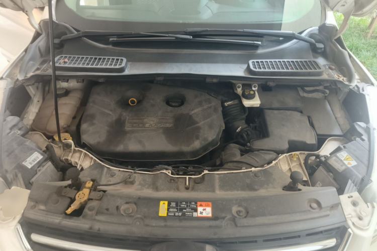 Used Ford Kuga 2013 2.0L GTDi Four-Wheel Drive Premium Model Engine Bay