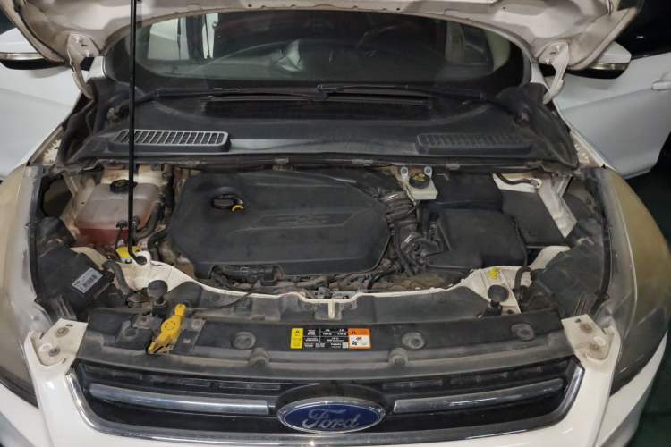 Used Ford Kuga 2013 1.6L GTDi Two-Wheel-Drive Trend Model Engine Bay