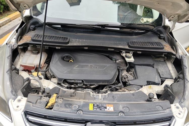 Used Ford Kuga 2013 1.6L GTDi Two-Wheel-Drive Trend Model Engine Bay