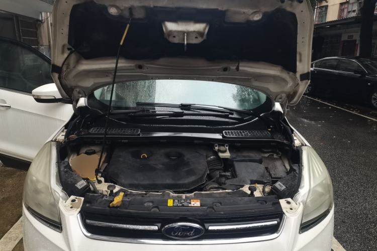 Used Ford Kuga 2013 2.0L GTDi Four-Wheel Drive Premium Model Engine Bay