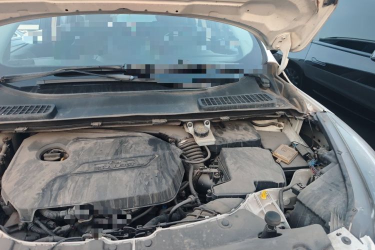 Used Ford Kuga 2013 1.6L GTDi Two-Wheel-Drive Trend Model Engine Bay Left