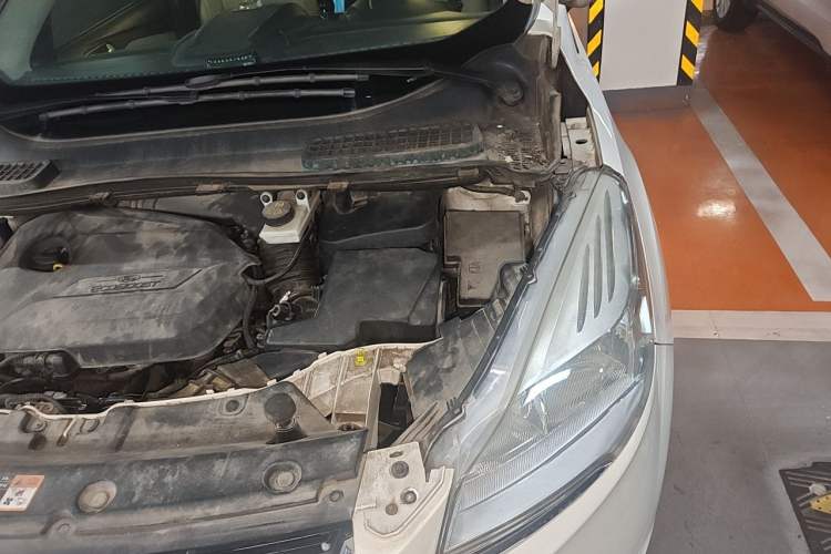 Used Ford Kuga 2013 1.6L GTDi 4x4 Elite Model Engine Bay Left