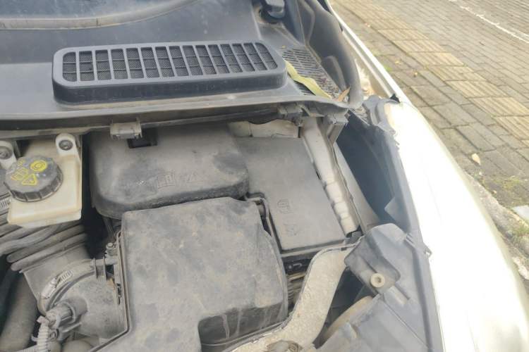 Used Ford Kuga 2013 2.0L GTDi Four-Wheel Drive Premium Model Engine Bay Left