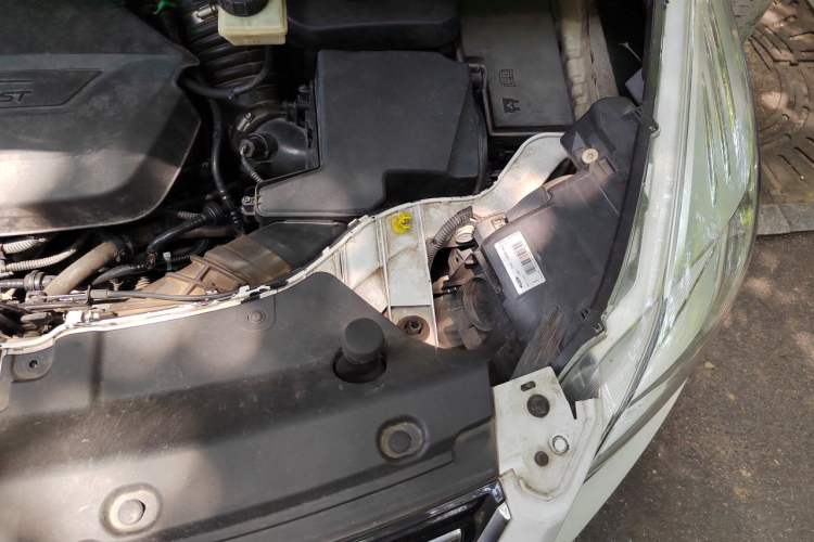 Used Ford Kuga 2013 1.6L GTDi 4x4 Elite Model Engine Bay Left