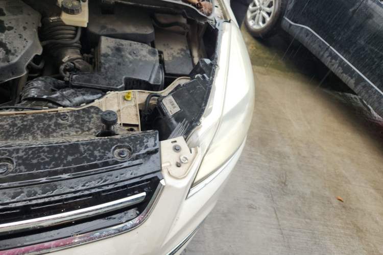 Used Ford Kuga 2013 2.0L GTDi Four-Wheel-Drive Elite Model Engine Bay Left