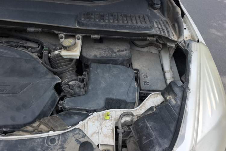 Used Ford Kuga 2013 1.6L GTDi 4x4 Elite Model Engine Bay Left