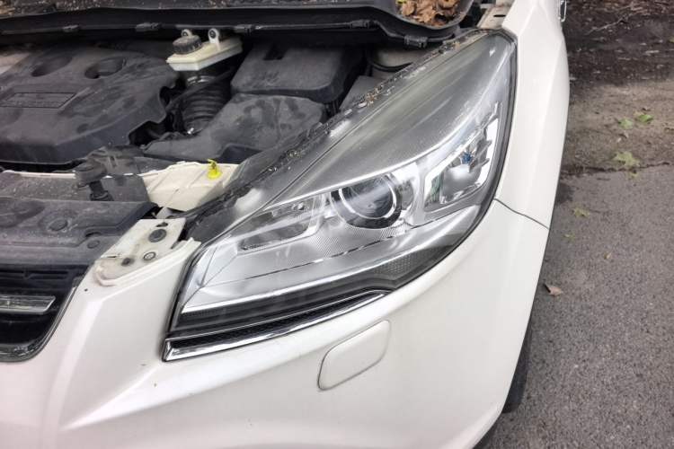 Used Ford Kuga 2013 2.0L GTDi Four-Wheel-Drive Sport Model Engine Bay Left