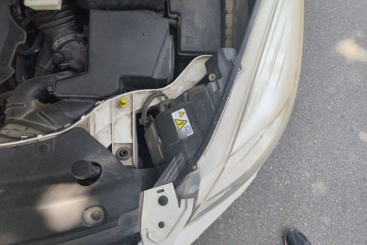 Used Ford Kuga 2013 2.0L GTDi Four-Wheel Drive Premium Model Engine Bay Left