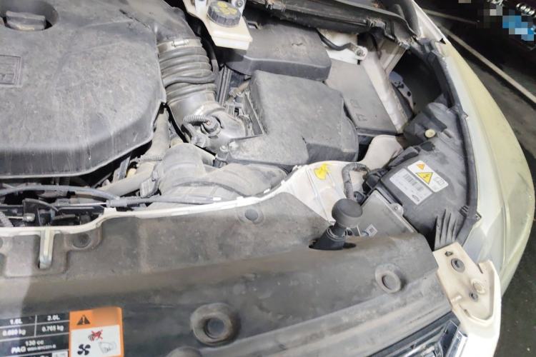 Used Ford Kuga 2013 2.0L GTDi Four-Wheel-Drive Sport Model Engine Bay Left