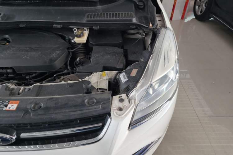 Used Ford Kuga 2013 1.6L GTDi 4x4 Elite Model Engine Bay Left