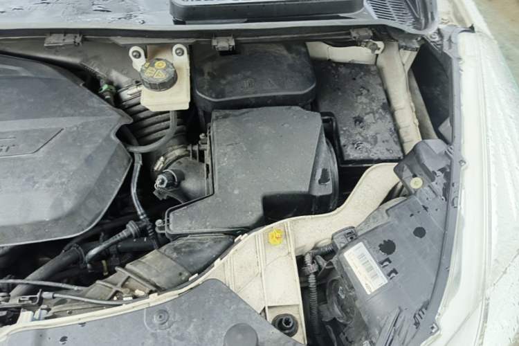Used Ford Kuga 2013 1.6L GTDi Two-Wheel-Drive Comfort Model Engine Bay Left