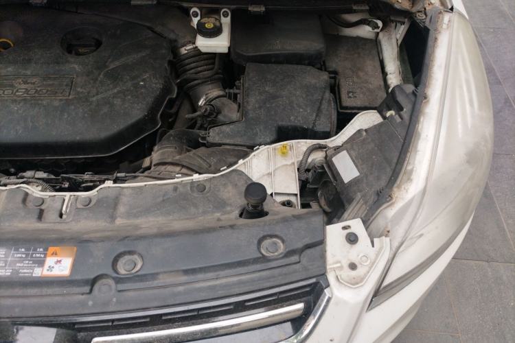 Used Ford Kuga 2013 2.0L GTDi Four-Wheel-Drive Elite Model Engine Bay Left