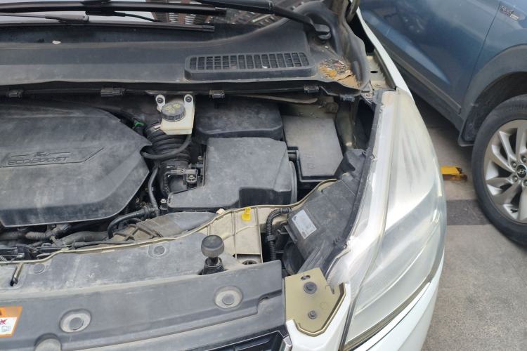 Used Ford Kuga 2013 1.6L GTDi Two-Wheel-Drive Comfort Model Engine Bay Left