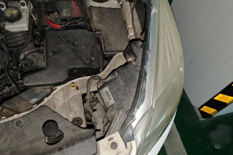 Used Ford Kuga 2013 1.6L GTDi Two-Wheel-Drive Comfort Model Engine Bay Left