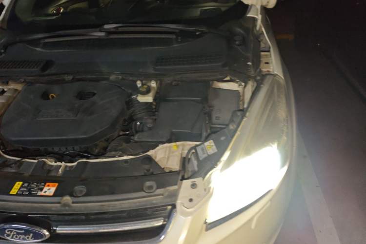 Used Ford Kuga 2013 2.0L GTDi Four-Wheel Drive Premium Model Engine Bay Left