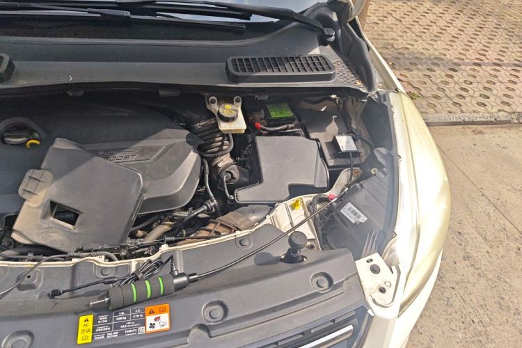 Used Ford Kuga 2013 1.6L GTDi Two-Wheel-Drive Trend Model Engine Bay Left