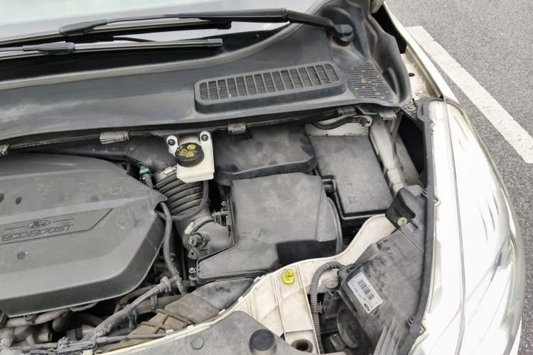 Used Ford Kuga 2013 1.6L GTDi 4x4 Elite Model Engine Bay Left