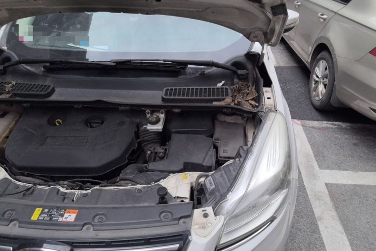Used Ford Kuga 2013 2.0L GTDi Four-Wheel-Drive Elite Model Engine Bay Left