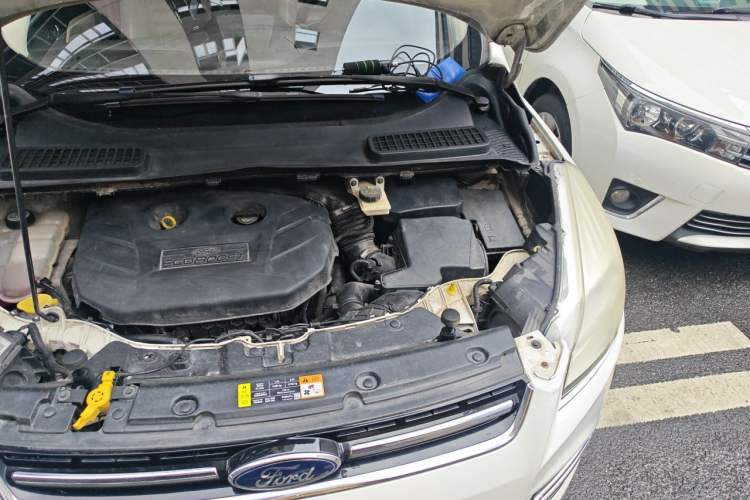 Used Ford Kuga 2013 2.0L GTDi Four-Wheel-Drive Elite Model Engine Bay Left