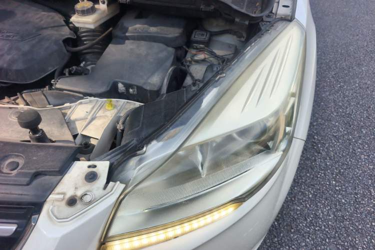 Used Ford Kuga 2013 1.6L GTDi Two-Wheel-Drive Comfort Model Engine Bay Left