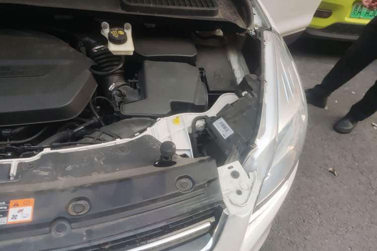 Used Ford Kuga 2013 1.6L GTDi Two-Wheel-Drive Comfort Model Engine Bay Left