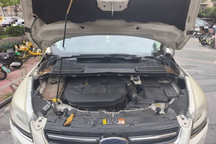 Used Ford Kuga 2013 2.0L GTDi Four-Wheel-Drive Sport Model Engine Bay