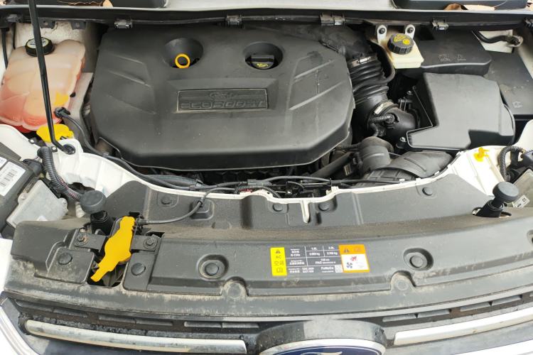 Used Ford Kuga 2013 2.0L GTDi Four-Wheel-Drive Sport Model Engine Bay