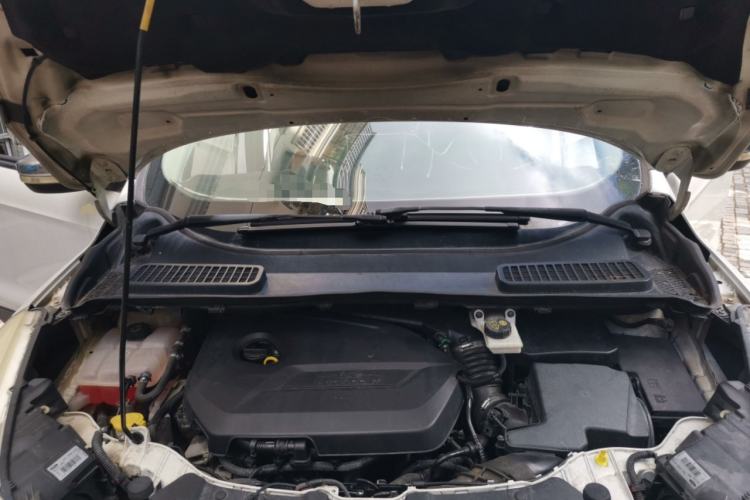 Used Ford Kuga 2013 1.6L GTDi Two-Wheel-Drive Trend Model Engine Bay