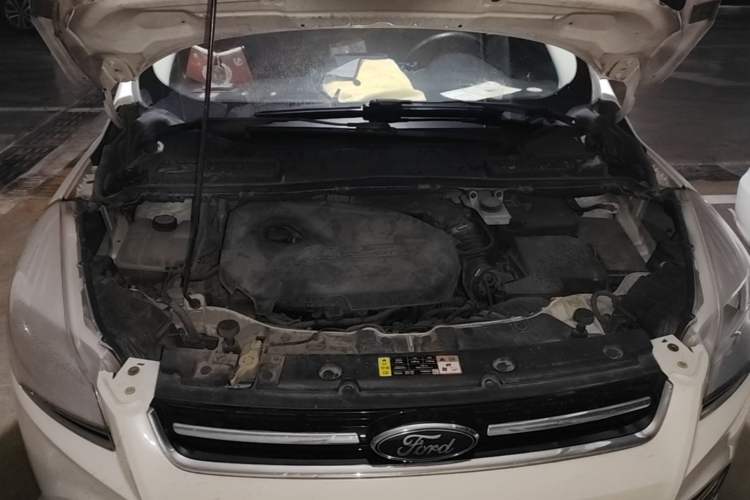Used Ford Kuga 2013 1.6L GTDi Two-Wheel-Drive Trend Model Engine Bay