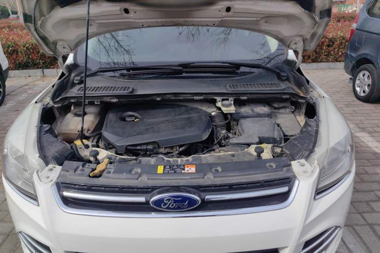 Used Ford Kuga 2013 1.6L GTDi Two-Wheel-Drive Trend Model Engine Bay