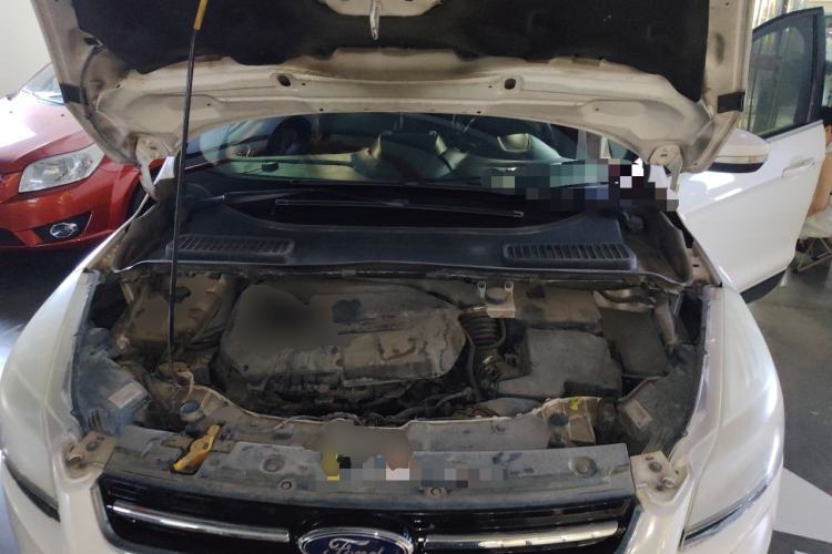 Used Ford Kuga 2013 1.6L GTDi Two-Wheel-Drive Trend Model Engine Bay