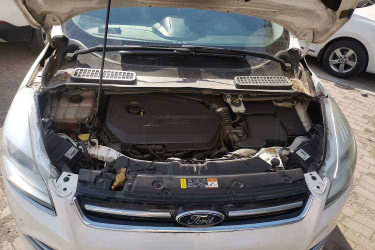Used Ford Kuga 2013 1.6L GTDi Two-Wheel-Drive Trend Model Engine Bay