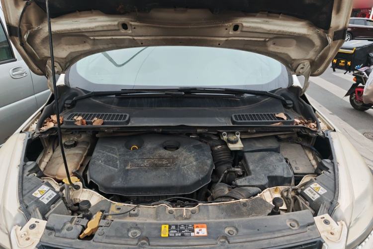 Used Ford Kuga 2013 2.0L GTDi Four-Wheel Drive Premium Model Engine Bay