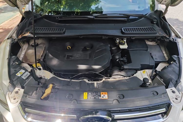 Used Ford Kuga 2013 2.0L GTDi Four-Wheel Drive Premium Model Engine Bay
