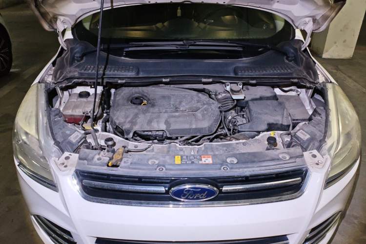 Used Ford Kuga 2013 1.6L GTDi Two-Wheel-Drive Trend Model Engine Bay