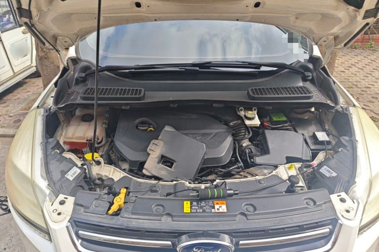Used Ford Kuga 2013 1.6L GTDi Two-Wheel-Drive Trend Model Engine Bay