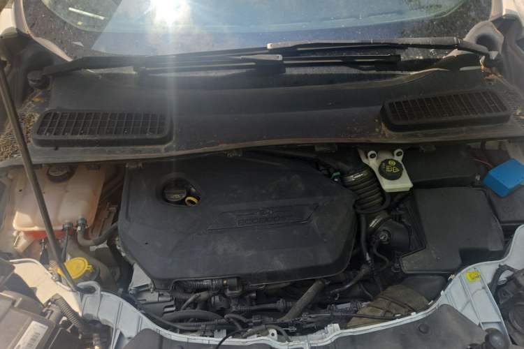 Used Ford Kuga 2013 1.6L GTDi Two-Wheel-Drive Trend Model Engine Bay