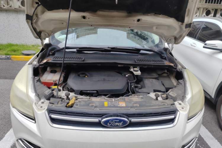 Used Ford Kuga 2013 1.6L GTDi Two-Wheel-Drive Trend Model Engine Bay