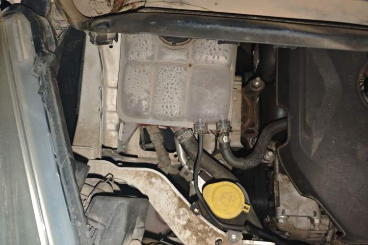 Used Ford Kuga 2013 1.6L GTDi Two-Wheel-Drive Comfort Model Engine Bay Right
