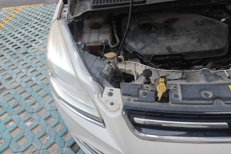 Used Ford Kuga 2013 1.6L GTDi 4x4 Elite Model Engine Bay Right