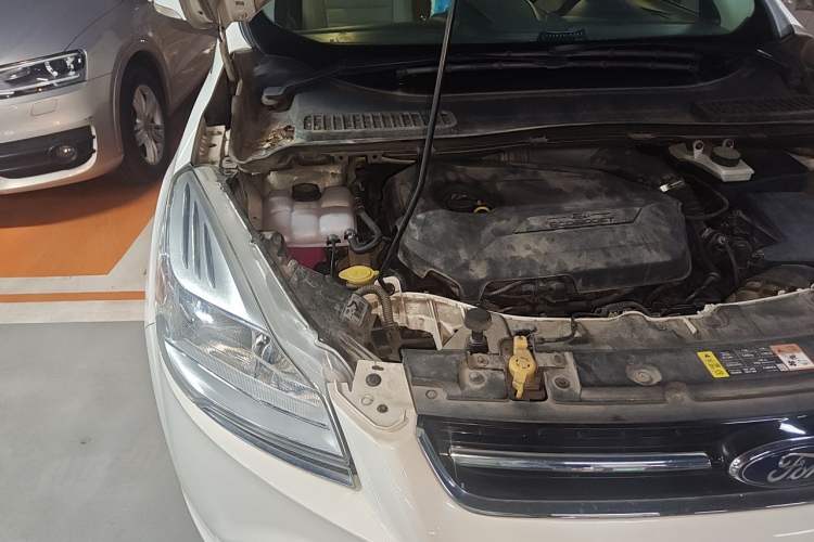 Used Ford Kuga 2013 1.6L GTDi 4x4 Elite Model Engine Bay Right
