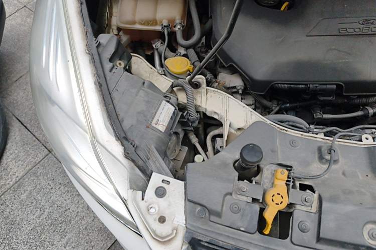 Used Ford Kuga 2013 1.6L GTDi 4x4 Elite Model Engine Bay Right