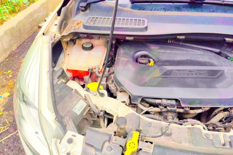 Used Ford Kuga 2013 1.6L GTDi 4x4 Elite Model Engine Bay Right