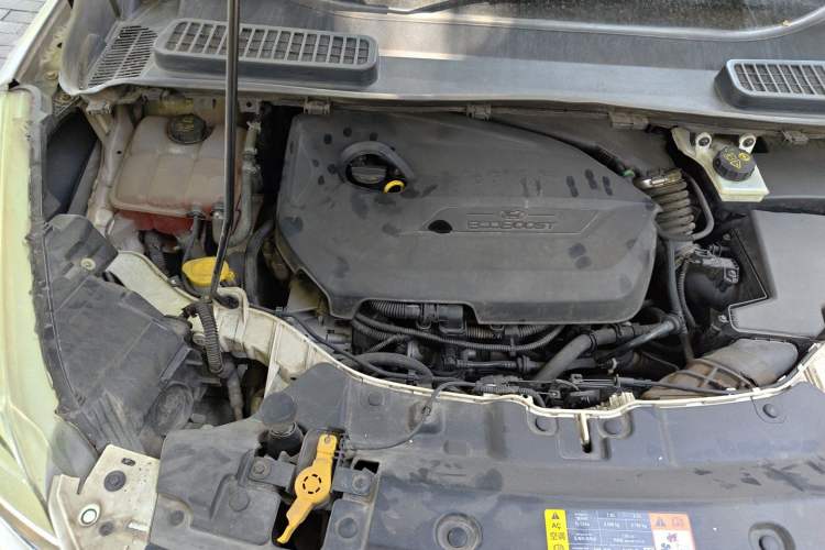 Used Ford Kuga 2013 1.6L GTDi 4x4 Elite Model Engine Bay Right