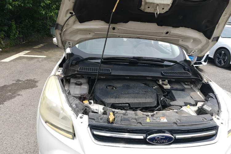 Used Ford Kuga 2013 1.6L GTDi 4x4 Elite Model Engine Bay Right